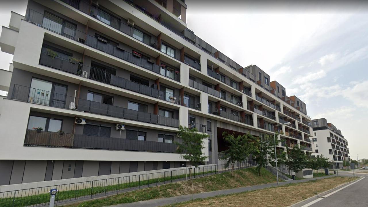 1 Room Apartment With Terrace, Slnecnice Bratislava Luaran gambar