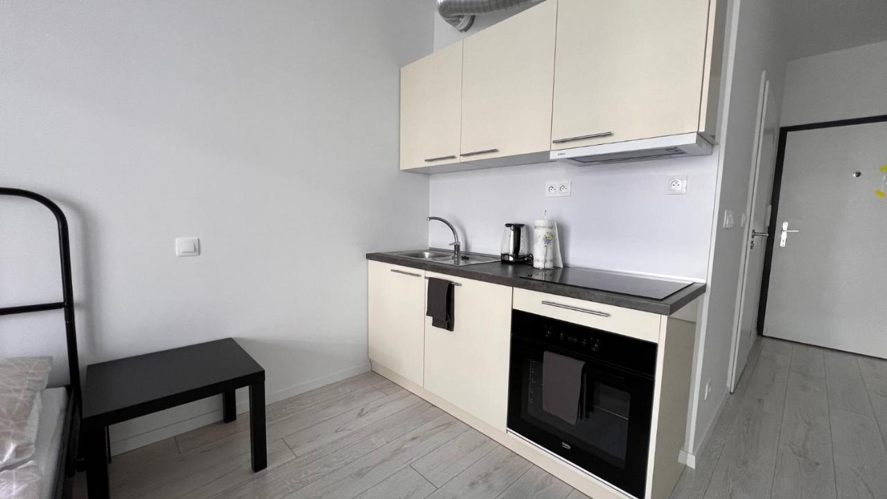 1 Room Apartment With Terrace, Slnecnice Bratislava Luaran gambar